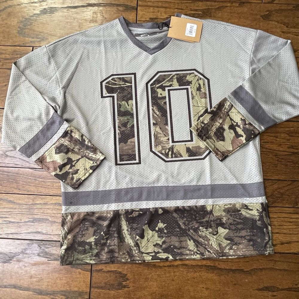New Broken Threads Jersey Size M Ivory & Green Size M - Camo #0276